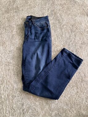 LIKE NEW Democracy Ab Solution Straight Navy Stretch Jeans